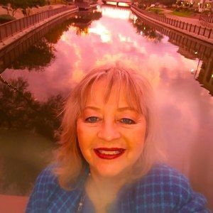 Meet your Posher, Christina